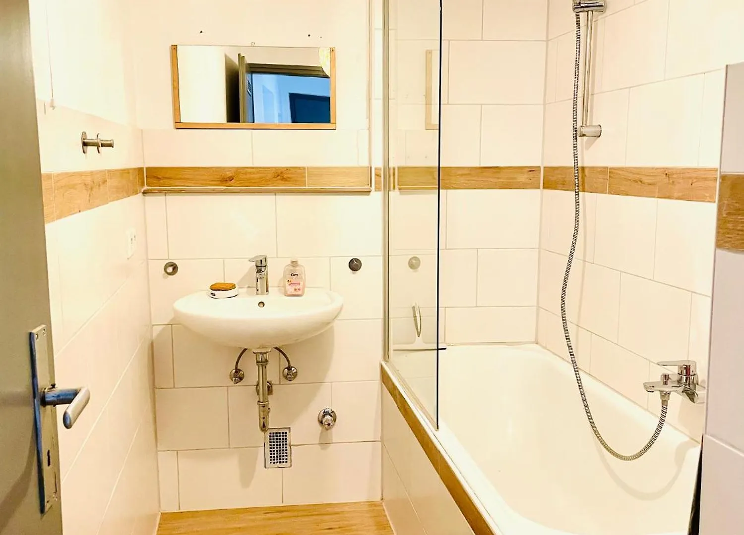 Apartment Ferienwohnung Fuer 4 Personen, U-Bahn, Autobahn Naehe, Balkon Nuremberg