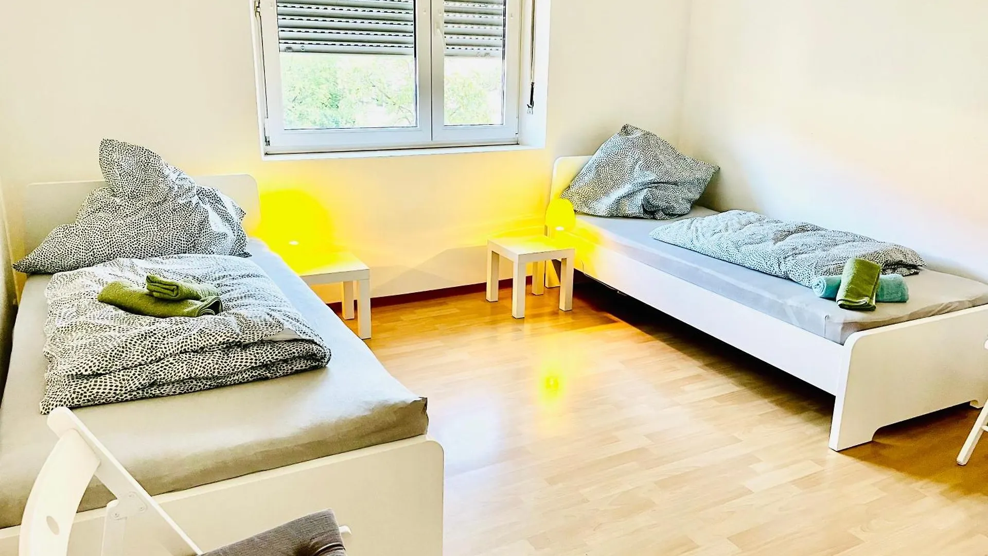 Ferienwohnung Fuer 4 Personen, U-Bahn, Autobahn Naehe, Balkon Nuremberg Germany